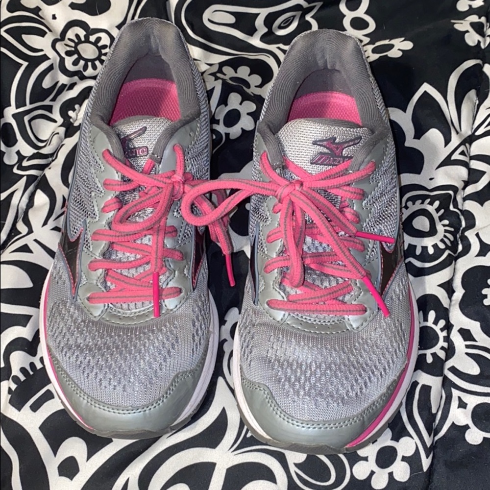 Mizuno Running Shoes - Women’s size 6